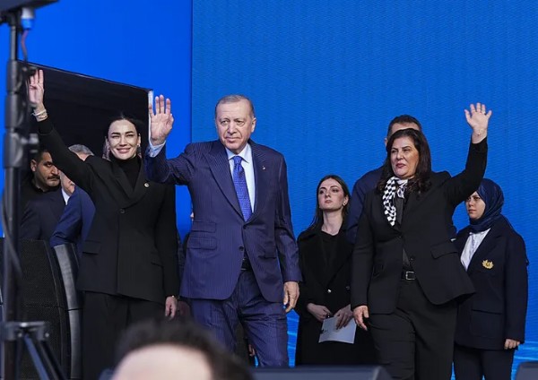 Cumhurbaşkanı Erdoğan'dan Özgür Özel'e Deprem Bölgesi' Tepkisi! ‘3 Yıldır Yoktunuz Yeni Mi Ayıldınız’